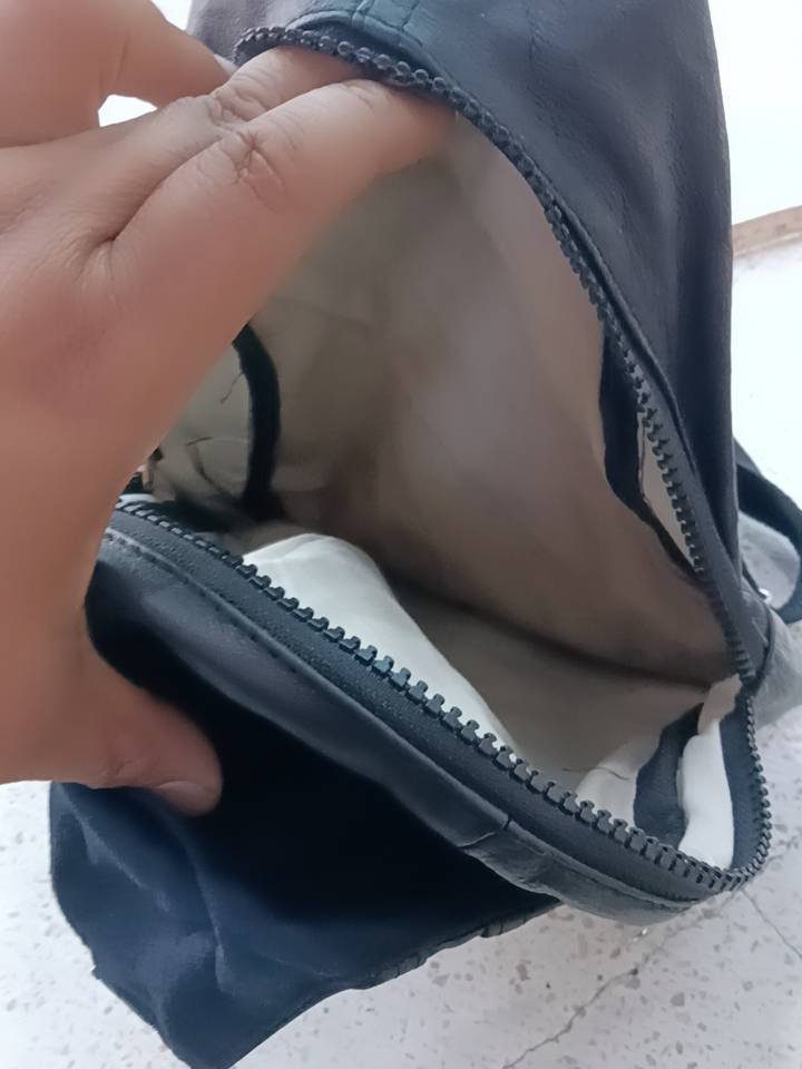 กระเป๋าคาดอก หนังวัวแท้ มือ1